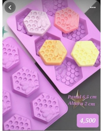 Panal con abejas